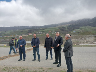 Quba Rayon İcra Hakimiyyətinin başçısı  İlqar Mahmudov intensiv leysan yağışlarının və torpaq sürüşmələrinin ciddi fəsadlar törətdiyi Quba-Alpan-Susay-Xınalıq, Quba-İspik-Xınalıq avtomobil yollarındakı mövcud vəziyyətlə tanış olmuşdur.