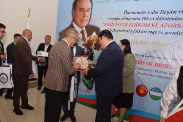 Ümummilli Lideri Heydər Əliyevin anadan olmasının 102-ci ildönümü münasibətilə “Mən fəxr edirəm ki, Azərbaycanlıyam” adlı II Beynəlxalq rəqs və yaradıcılıq festivalı keçirilmişdir.