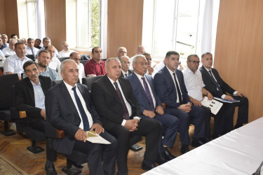 Qubada kənd təsərrüfatı məhsullarının istehsalı və emalı sahələrinin inkişafına dair İş Planının hazırlanması ilə bağlı geniş tərkibli tədbir keçirilib.